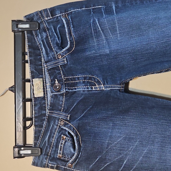 BKE Madison Low-Rise Flare Jeans - Picture 5 of 12